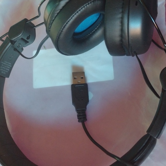 JLab Black Over-Ear Headphones Wireless - Picture 2 of 2